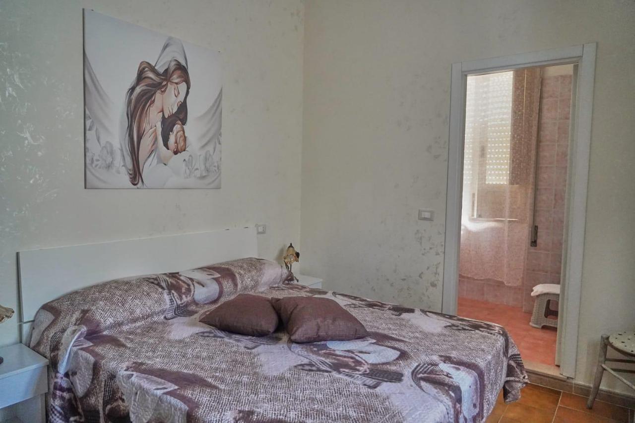 Le Stanze Di Ricci - Affittacamere Low Cost Lesina Buitenkant foto