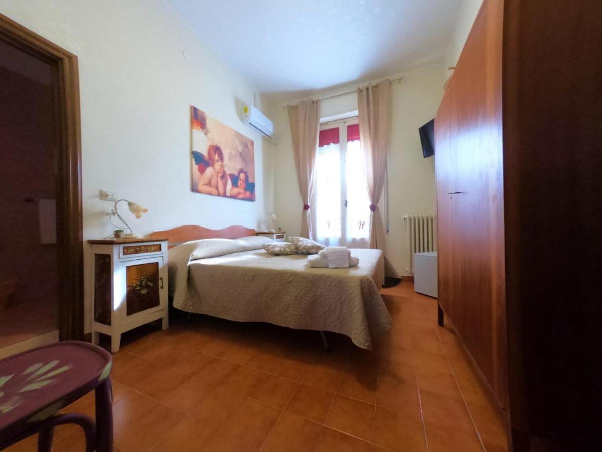 Le Stanze Di Ricci - Affittacamere Low Cost Lesina Buitenkant foto