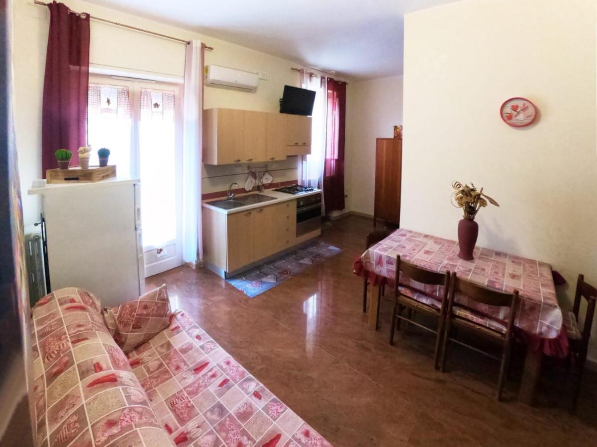 Le Stanze Di Ricci - Affittacamere Low Cost Lesina Buitenkant foto