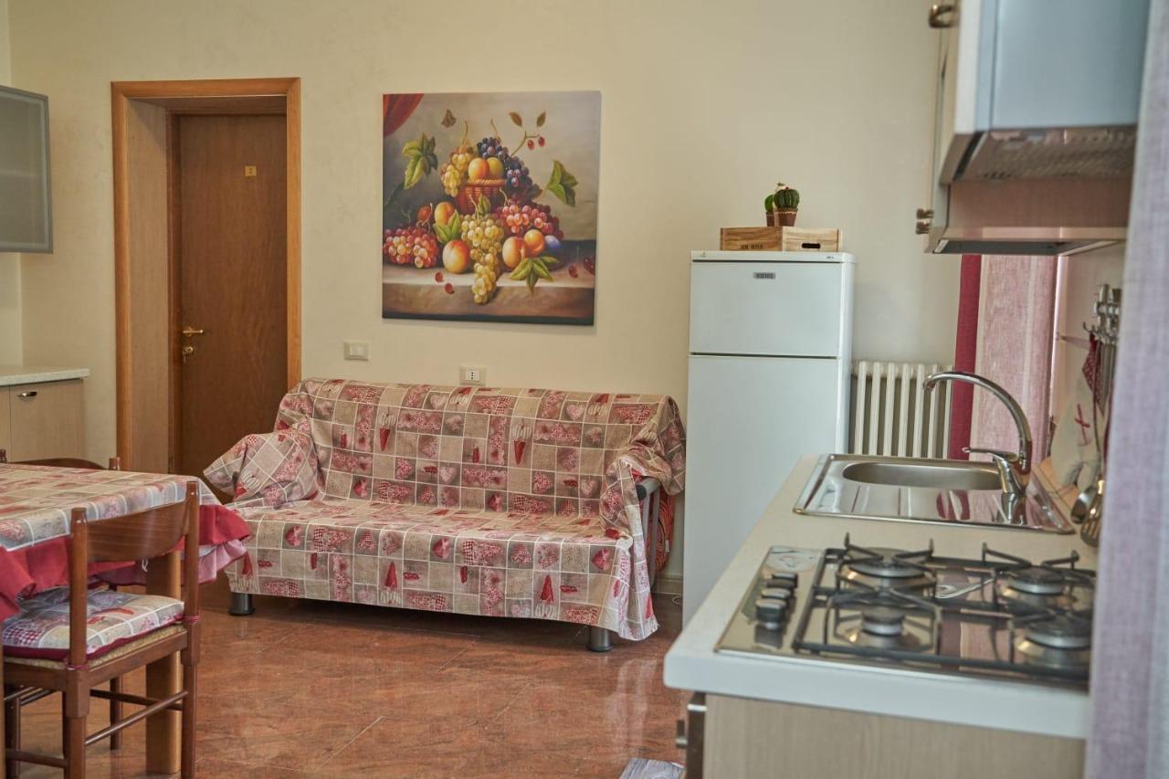Le Stanze Di Ricci - Affittacamere Low Cost Lesina Buitenkant foto