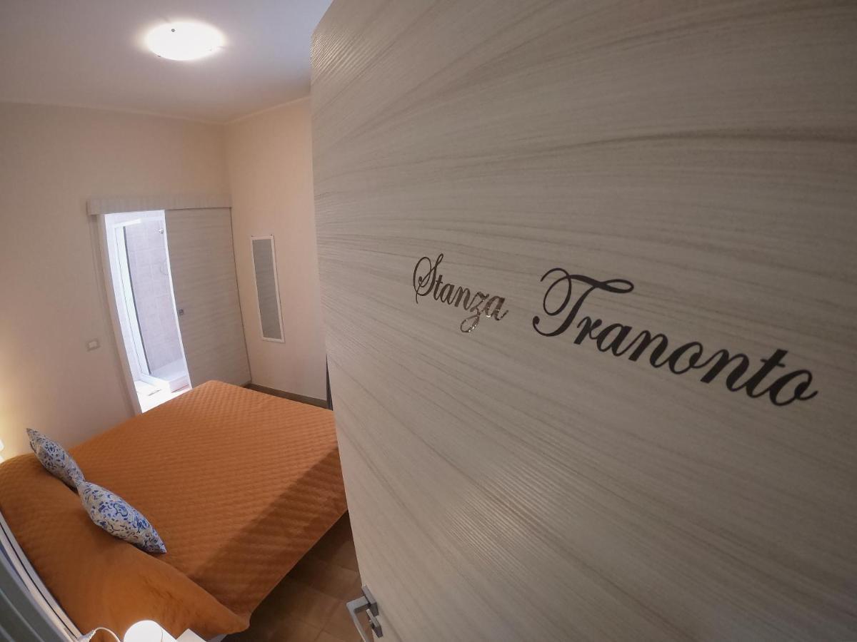 Le Stanze Di Ricci - Affittacamere Low Cost Lesina Buitenkant foto
