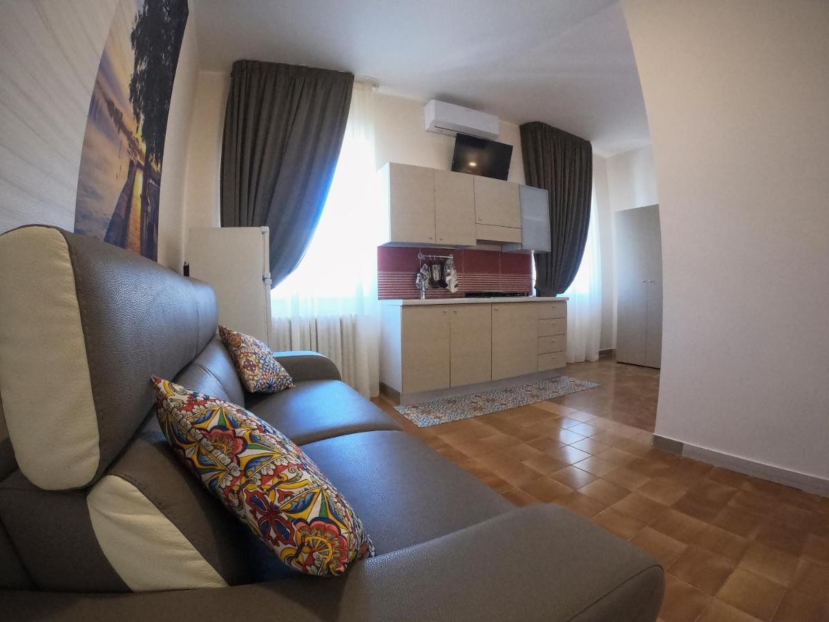 Le Stanze Di Ricci - Affittacamere Low Cost Lesina Buitenkant foto
